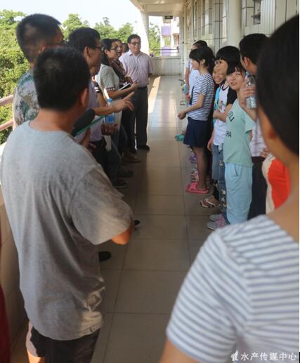 E:\英国365集团\水产传媒中心\2016级相关报道\春风化雨 精准走心\5.jpg E:\英国365集团\水产传媒中心\2016级相关报道\春风化雨 精准走心\5.jpg